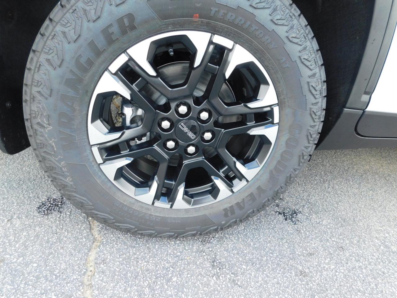 GMC Acadia AWD 4dr AT4 2027