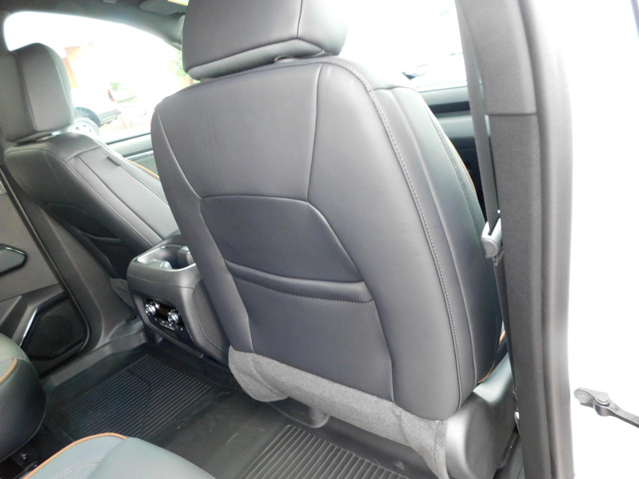 GMC Acadia AWD 4dr AT4 2027