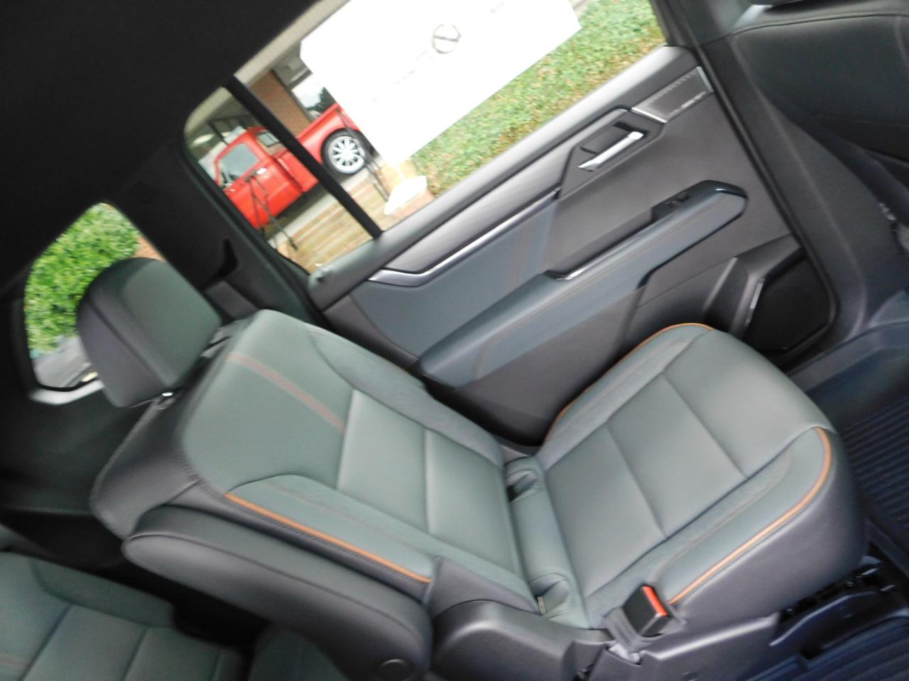 GMC Acadia AWD 4dr AT4 2027