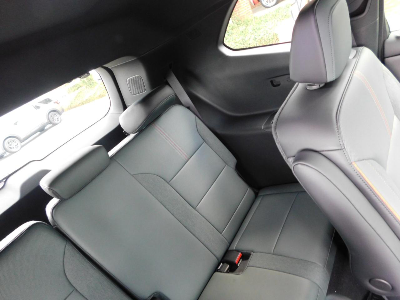 GMC Acadia AWD 4dr AT4 2027