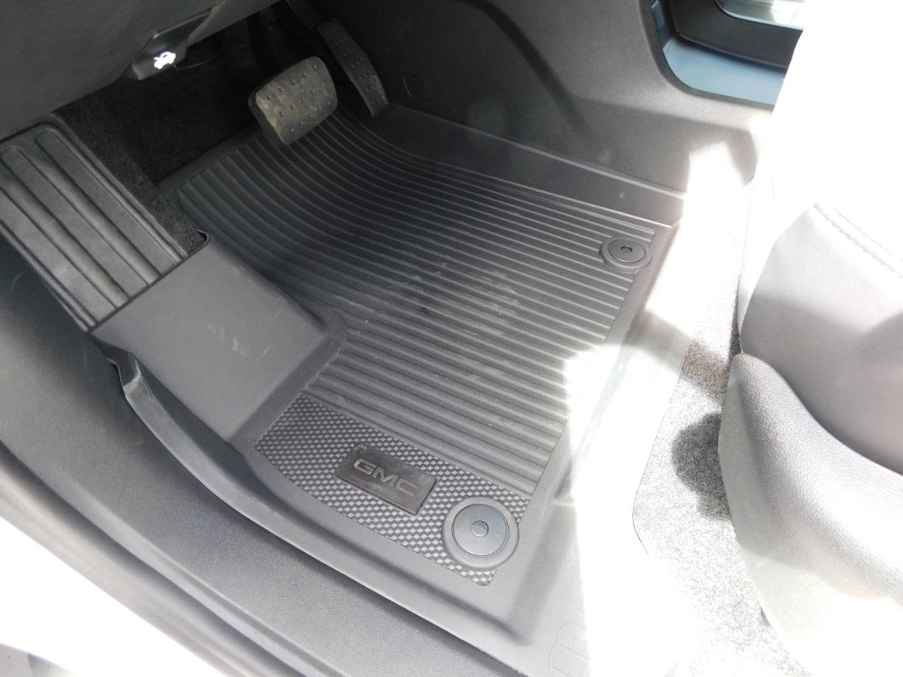 GMC Acadia AWD 4dr AT4 2027