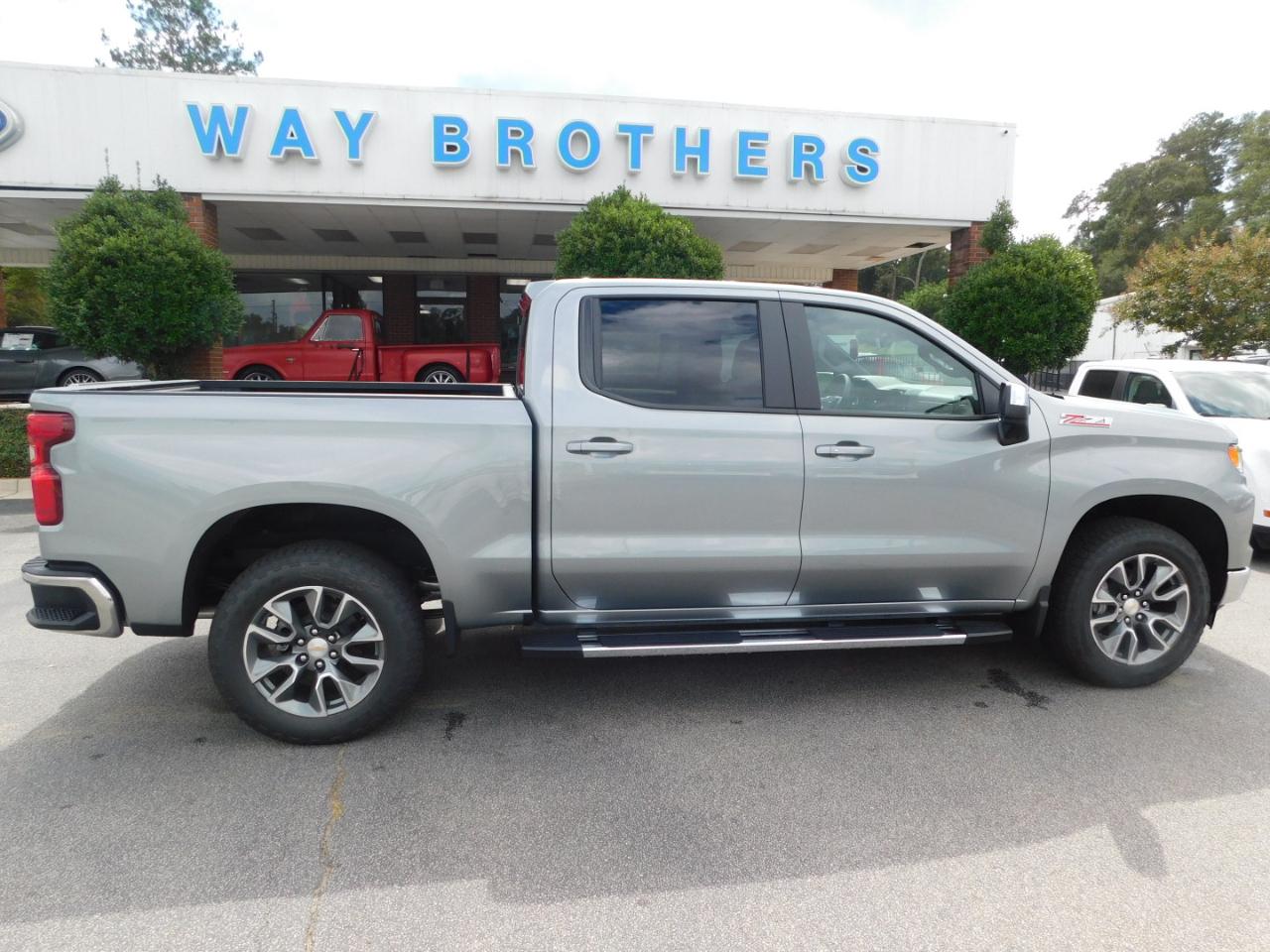 2026 Chevrolet Silverado 1500 4WD CREW CAB 147" LT W/1L