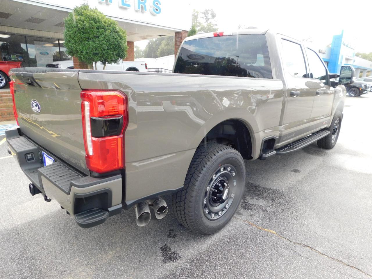 Ford Super Duty F-250 SRW  2027