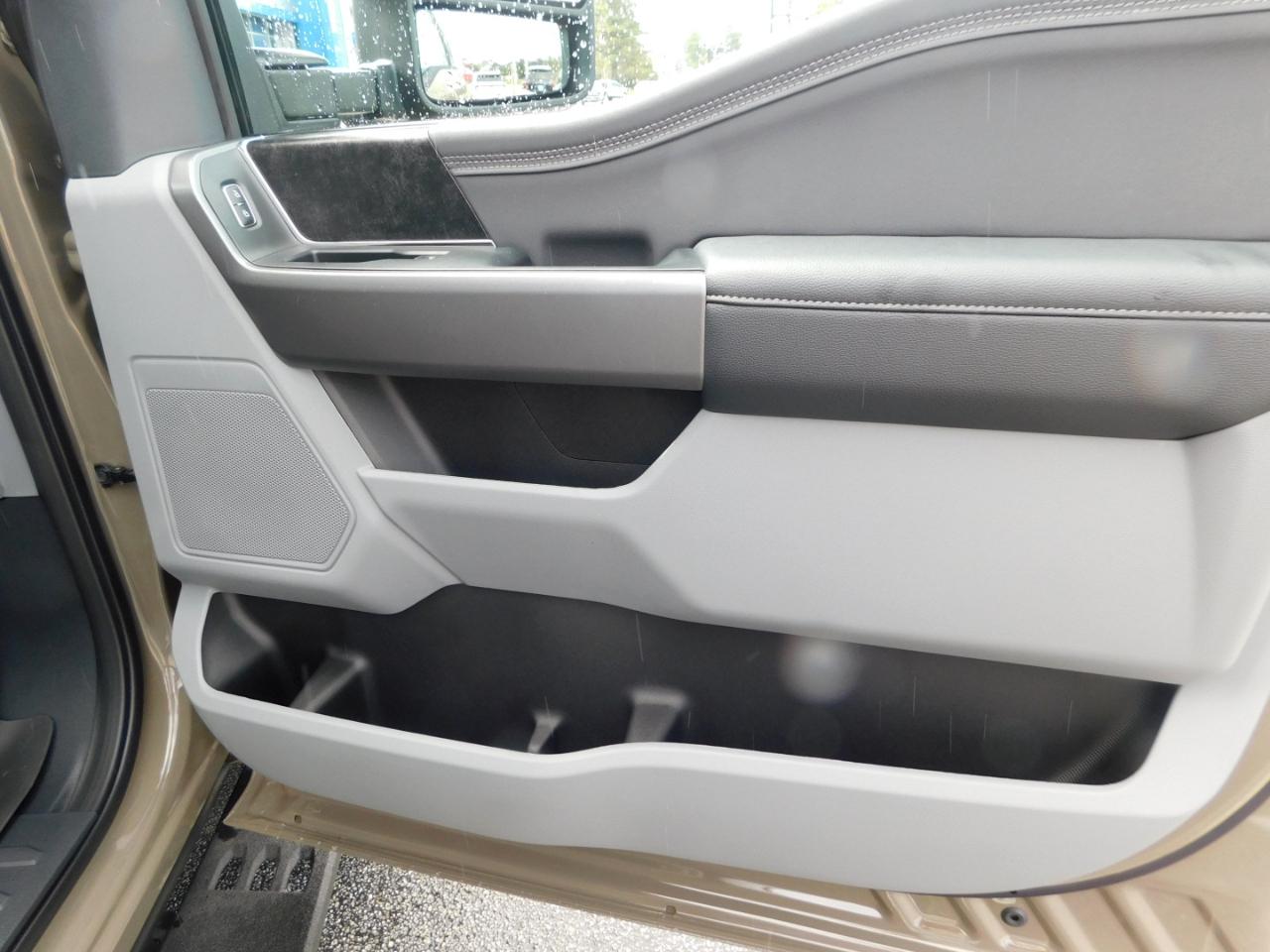 Ford Super Duty F-250 SRW  2027
