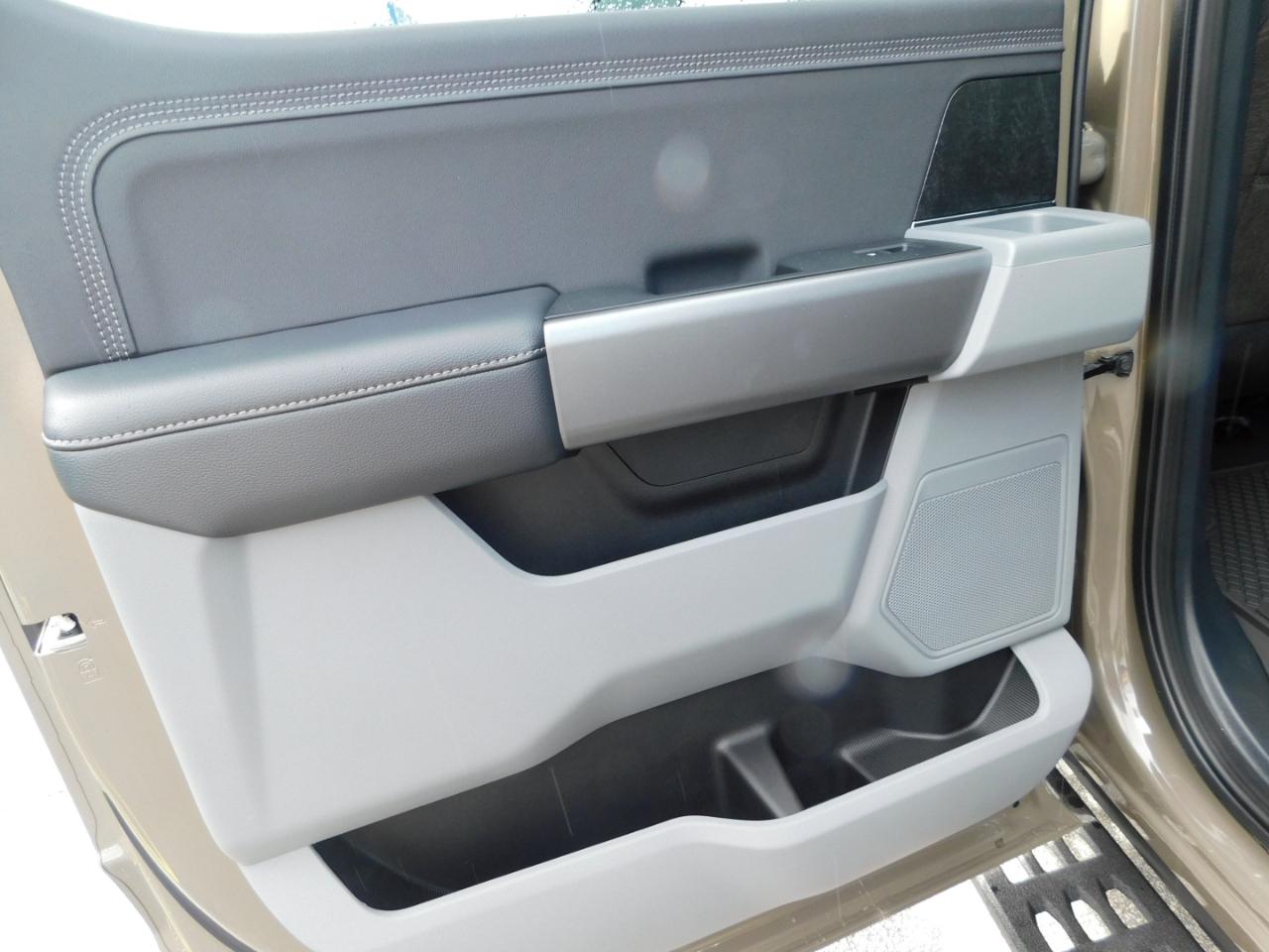 Ford Super Duty F-250 SRW  2027