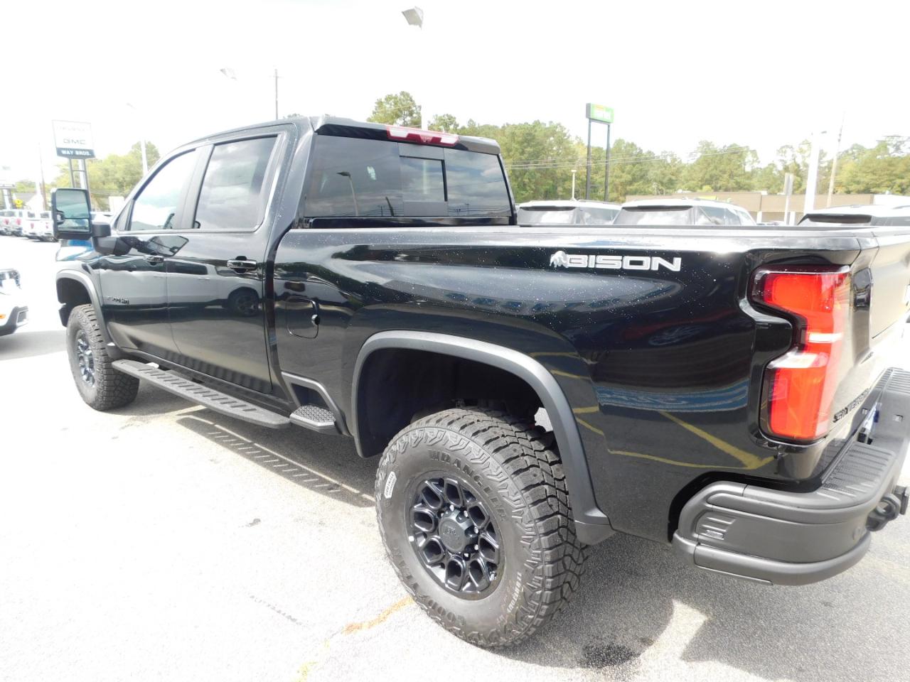Chevrolet Silverado 2500HD 4WD Crew Cab 159" ZR2 2026