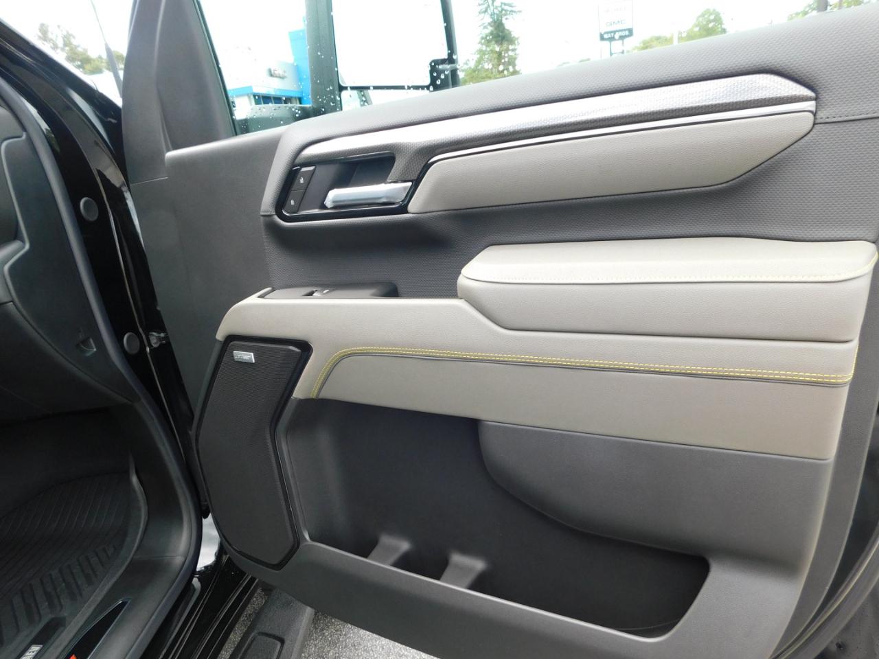 Chevrolet Silverado 2500HD 4WD Crew Cab 159" ZR2 2026