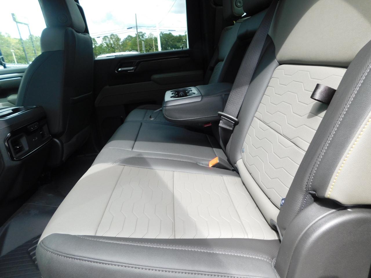Chevrolet Silverado 2500HD 4WD Crew Cab 159" ZR2 2026