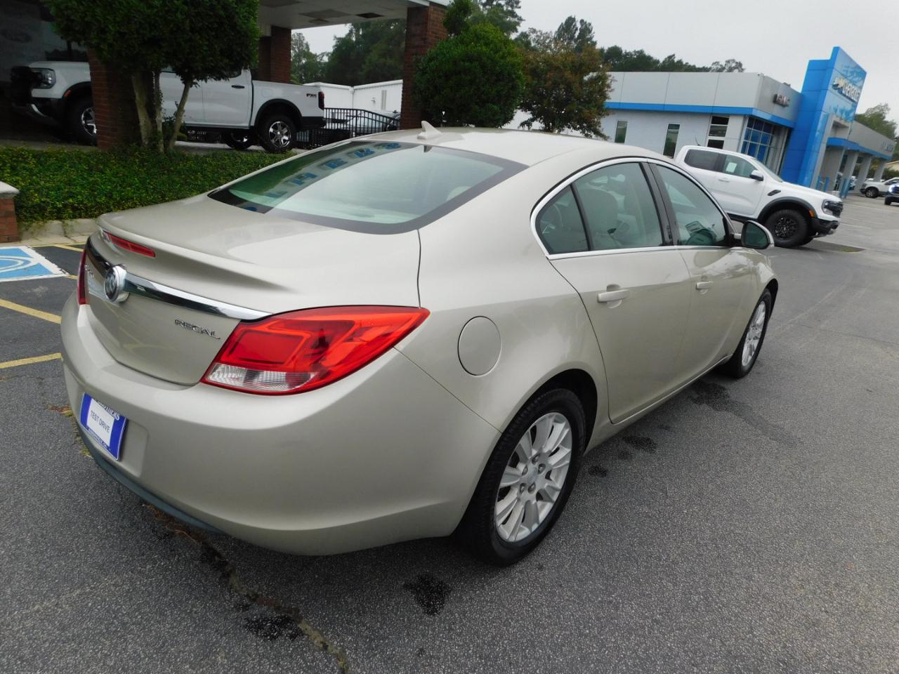Buick Regal 4dr Sdn Base 2013