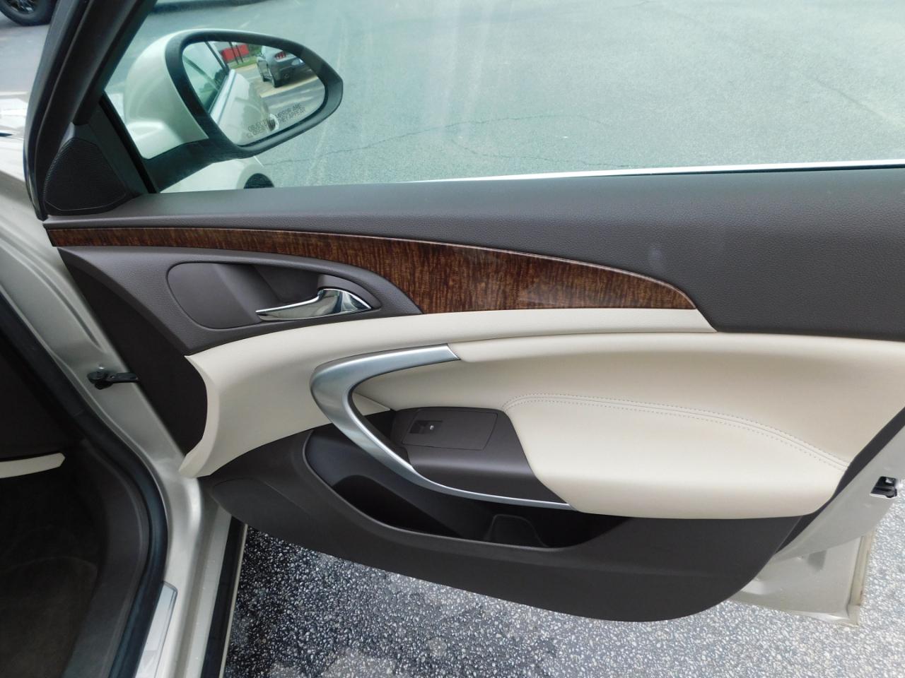 Buick Regal 4dr Sdn Base 2013