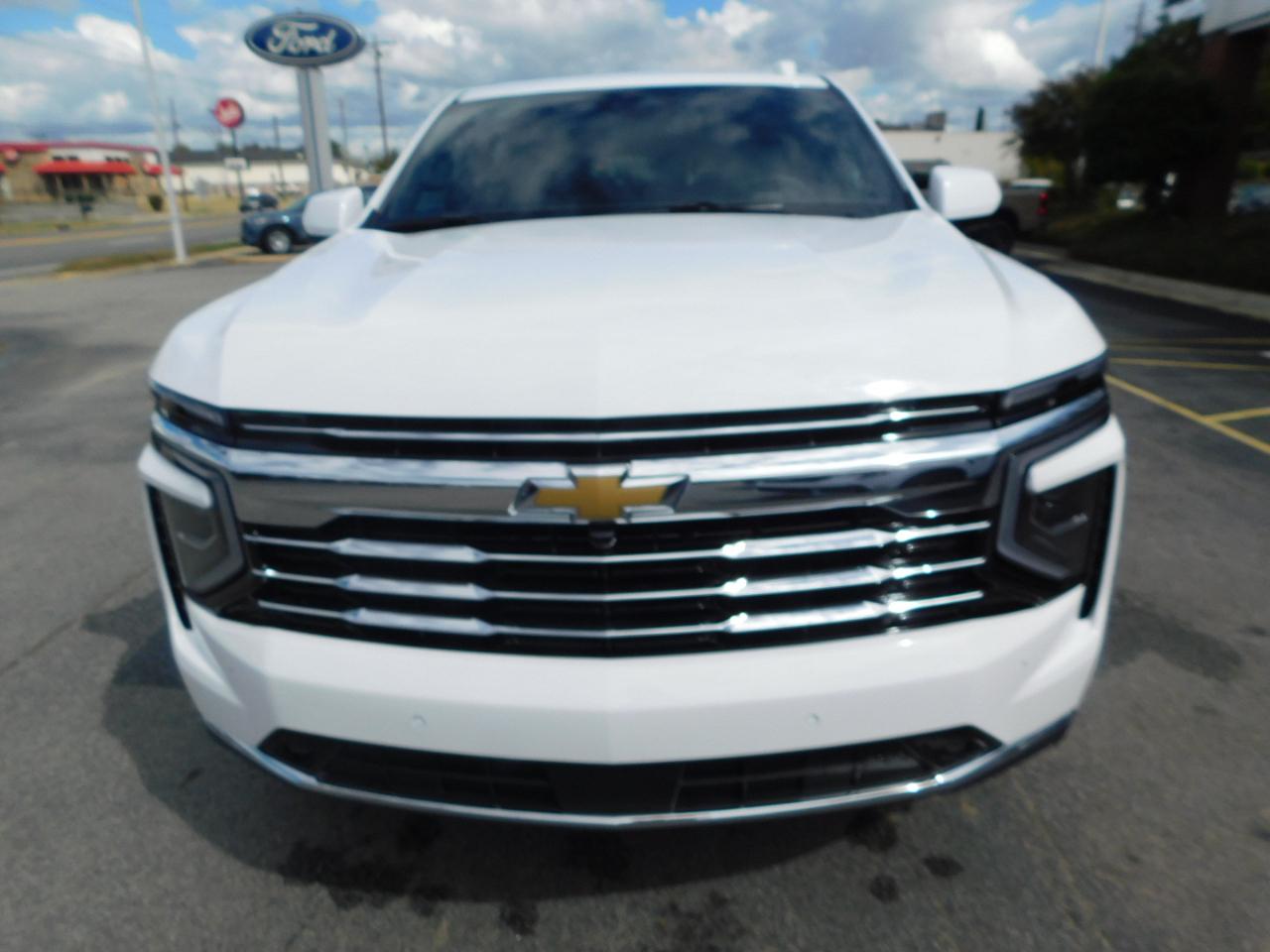 Chevrolet Suburban 2WD 4dr LT 2027