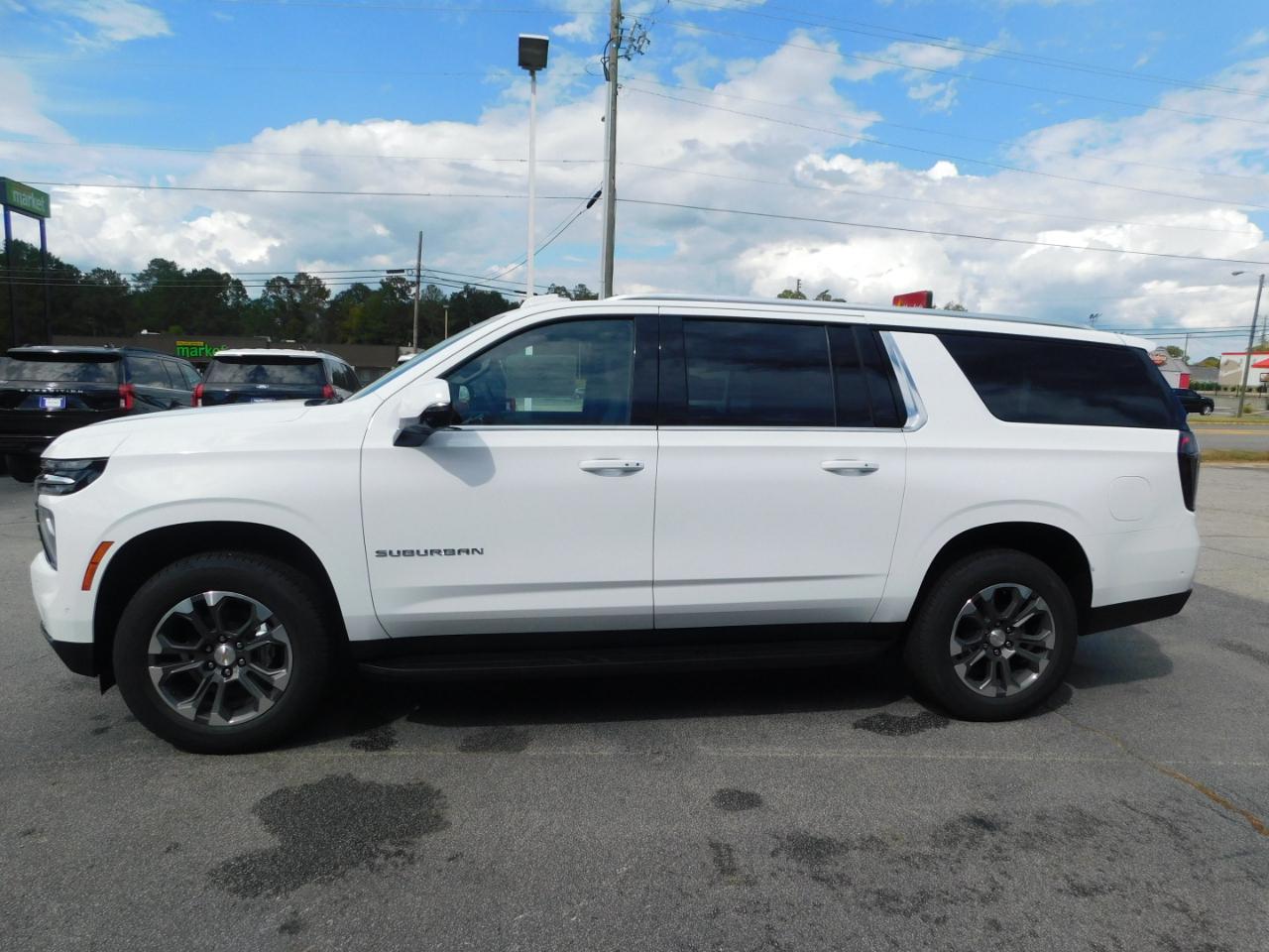 Chevrolet Suburban 2WD 4dr LT 2027