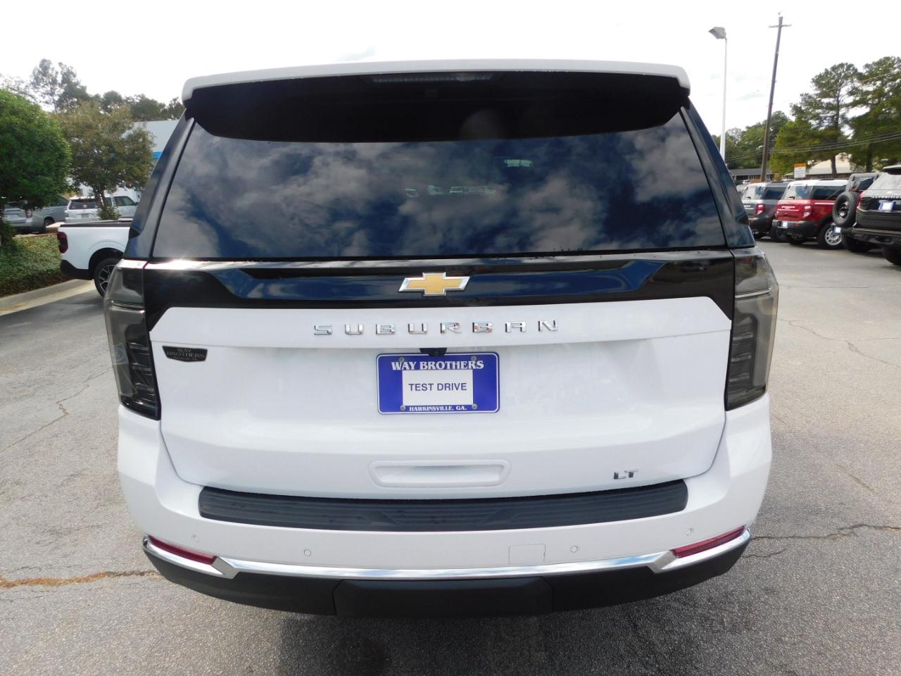 Chevrolet Suburban 2WD 4dr LT 2027