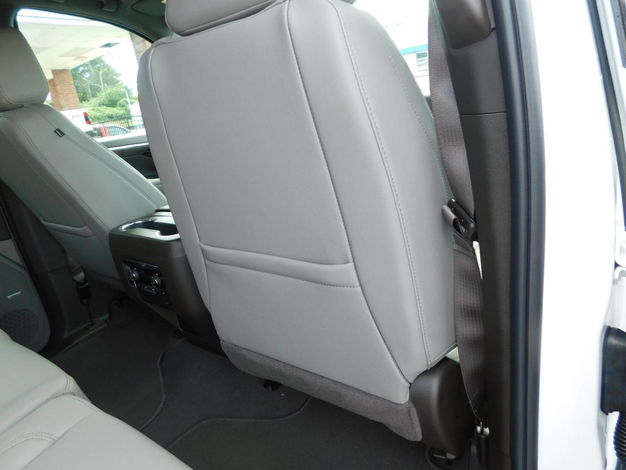 Chevrolet Suburban 2WD 4dr LT 2027