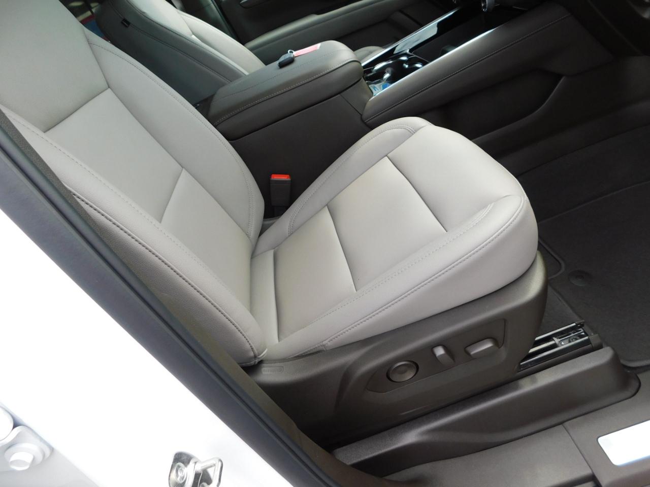 Chevrolet Suburban 2WD 4dr LT 2027