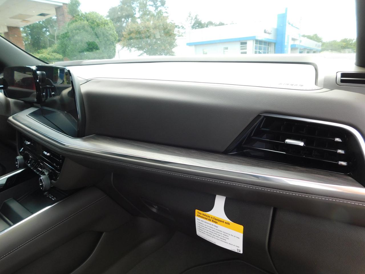 Chevrolet Suburban 2WD 4dr LT 2027