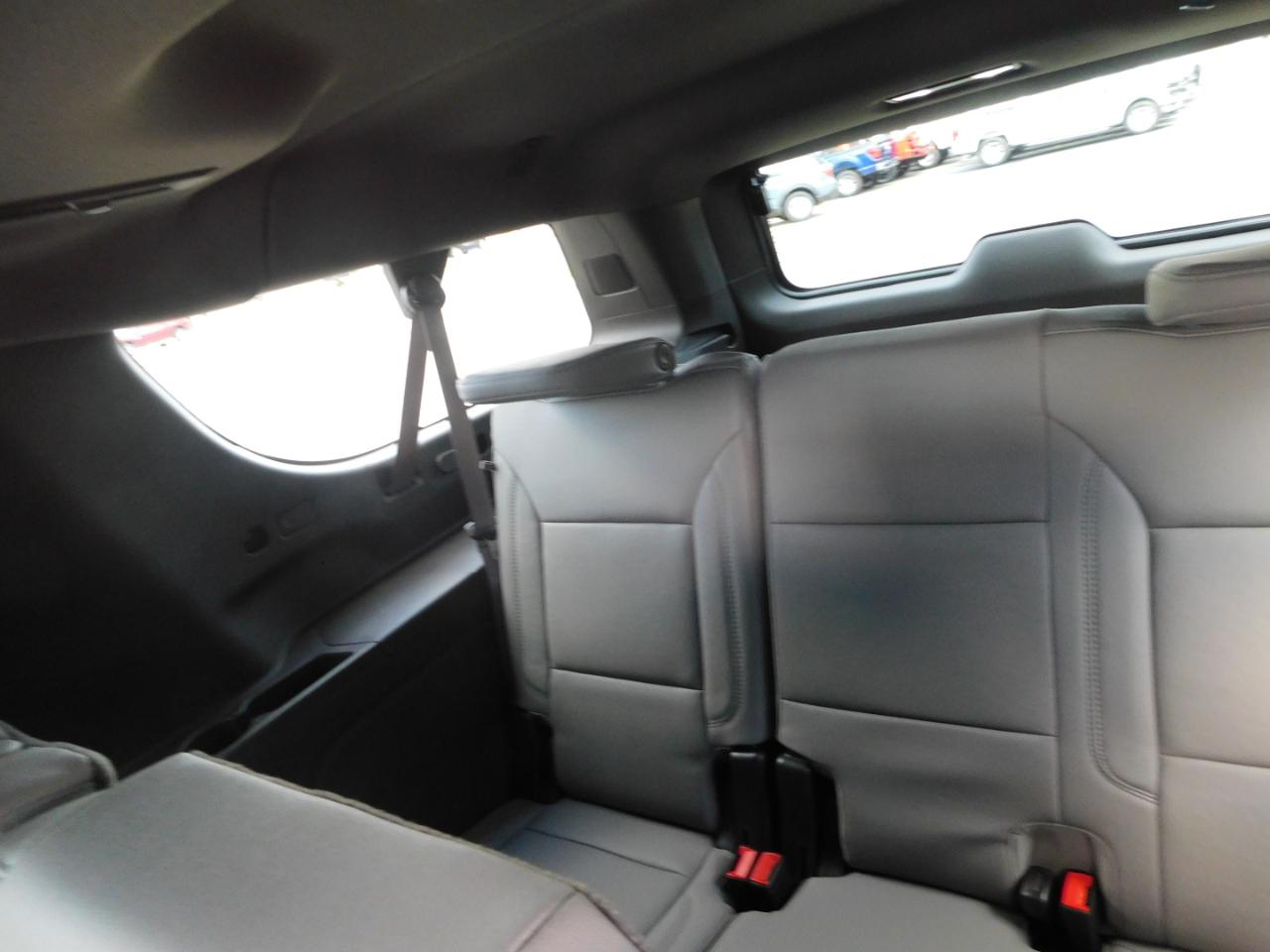 Chevrolet Suburban 2WD 4dr LT 2027