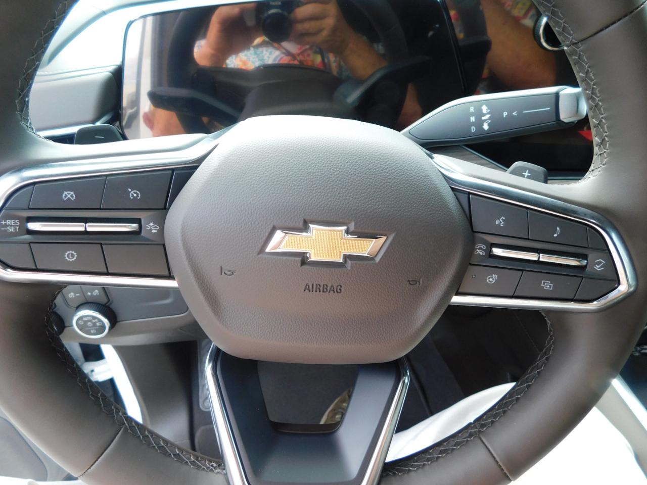 Chevrolet Suburban 2WD 4dr LT 2027