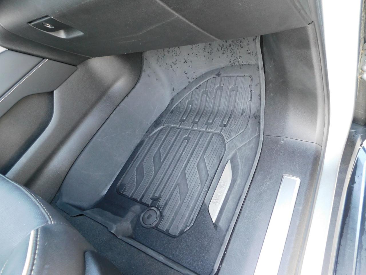 GMC Yukon 2WD 4dr SLT 2023