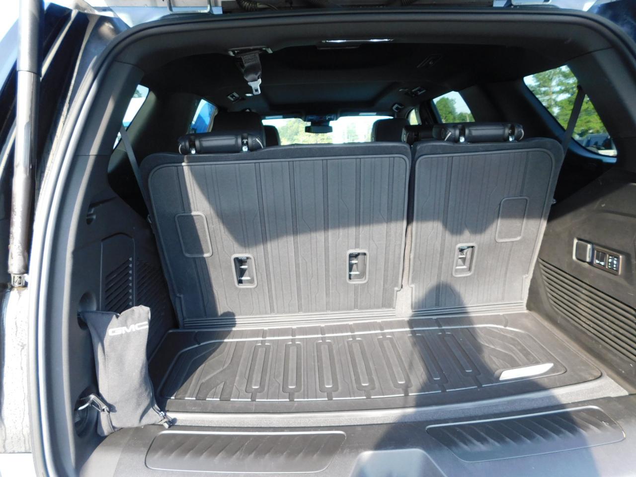 GMC Yukon 2WD 4dr SLT 2023