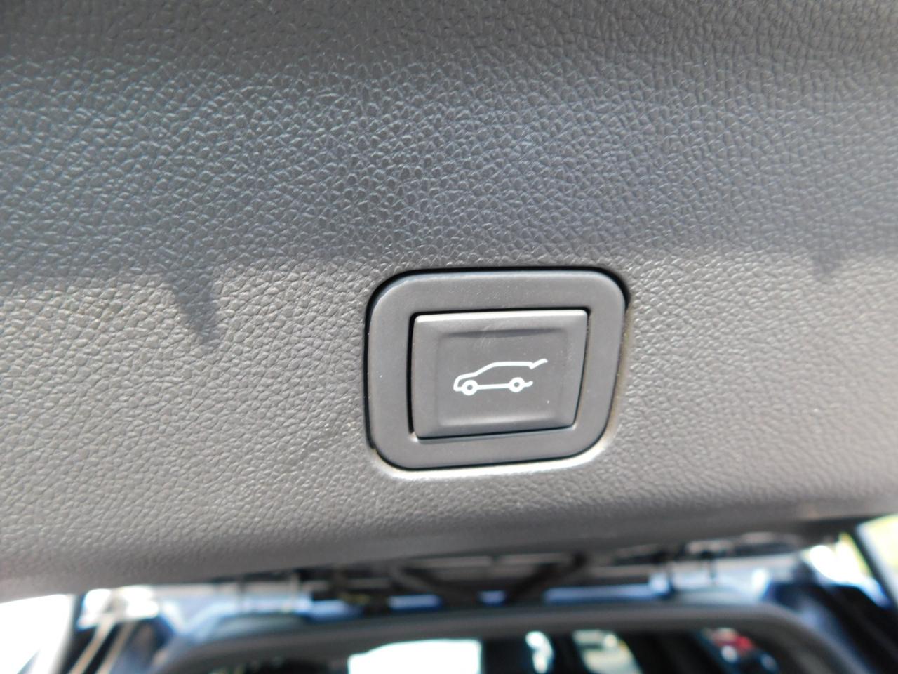 GMC Yukon 2WD 4dr SLT 2023