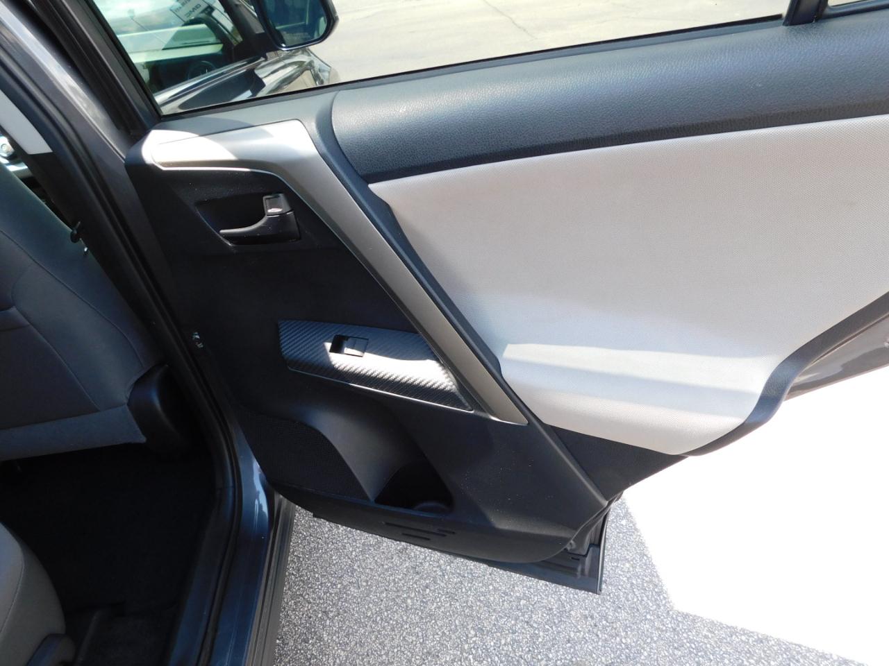 Toyota RAV4  2014