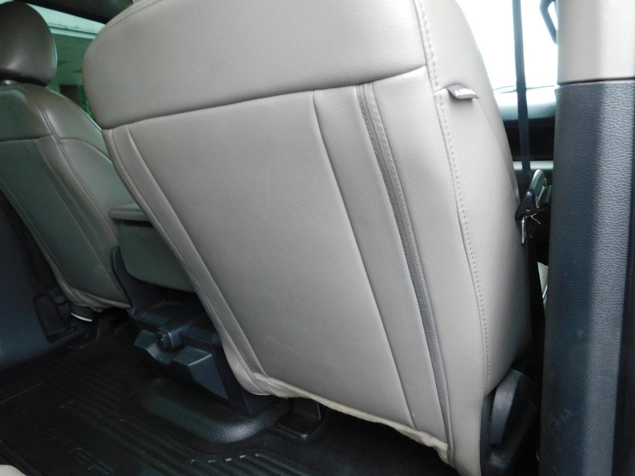 Ford Super Duty F-350 DRW XL 4WD Crew Cab 179" WB 60" CA 2022