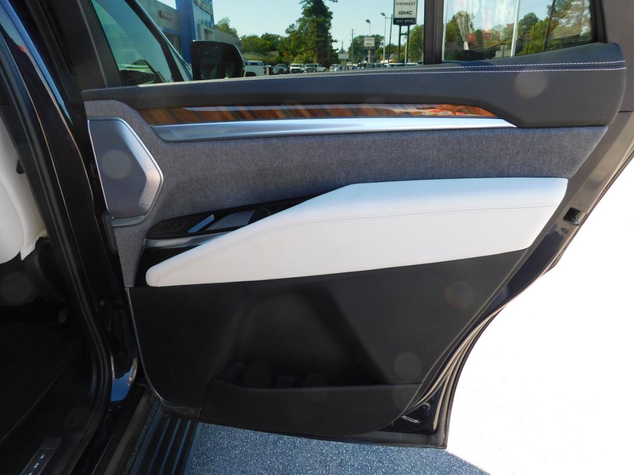 Cadillac Escalade 4WD 4dr Sport Platinum 2025