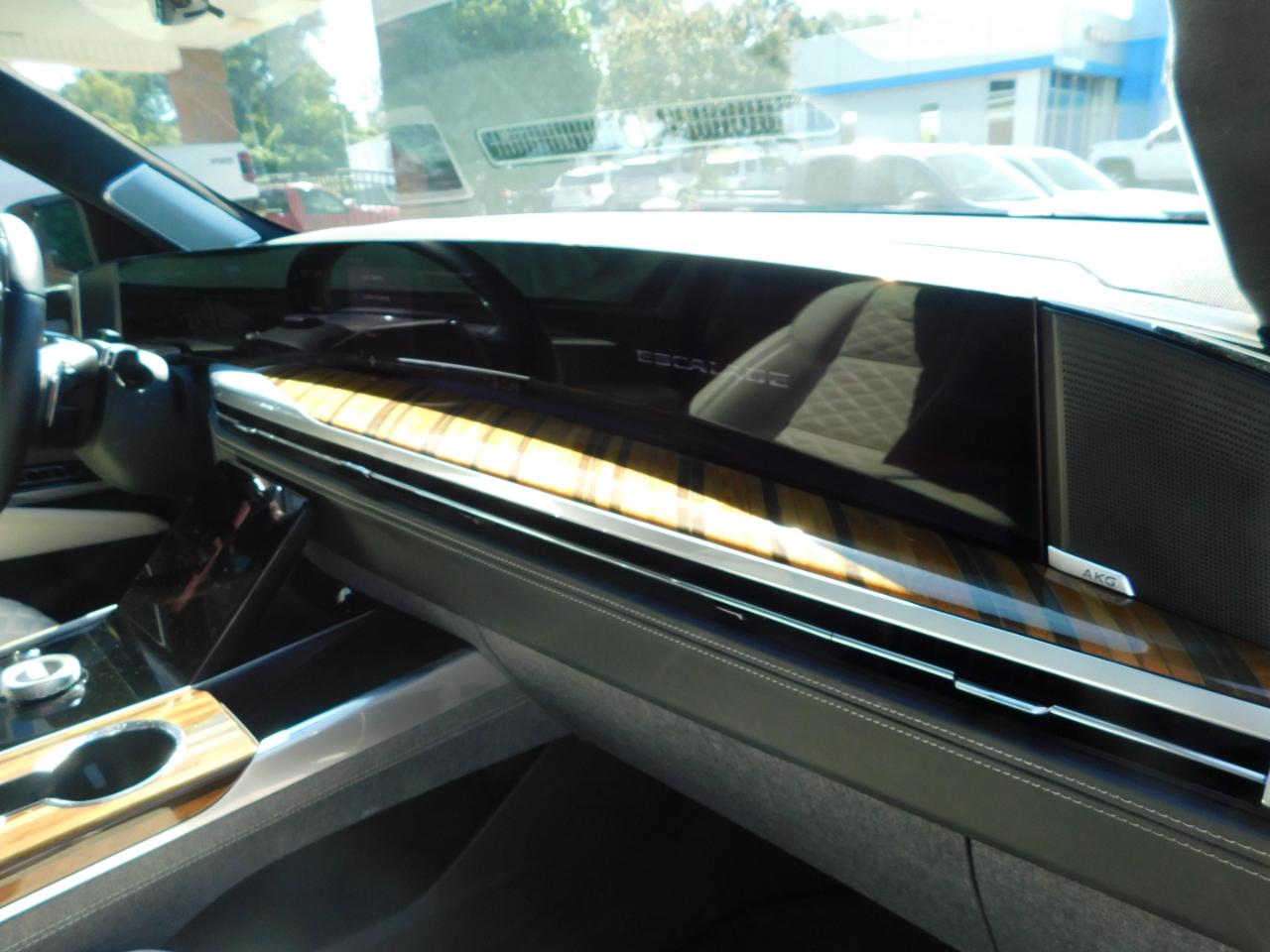 Cadillac Escalade 4WD 4dr Sport Platinum 2025