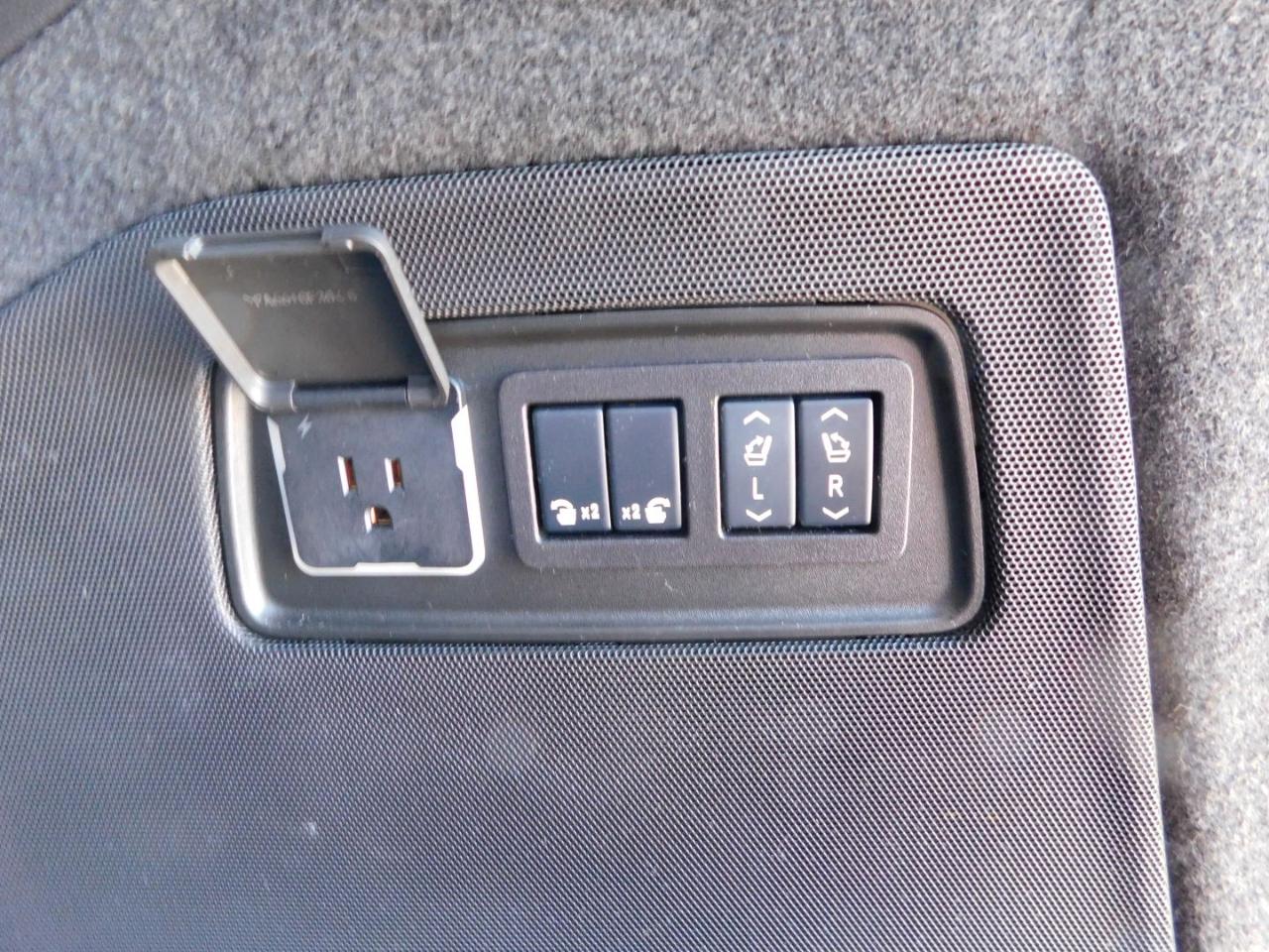 Cadillac Escalade 4WD 4dr Sport Platinum 2025