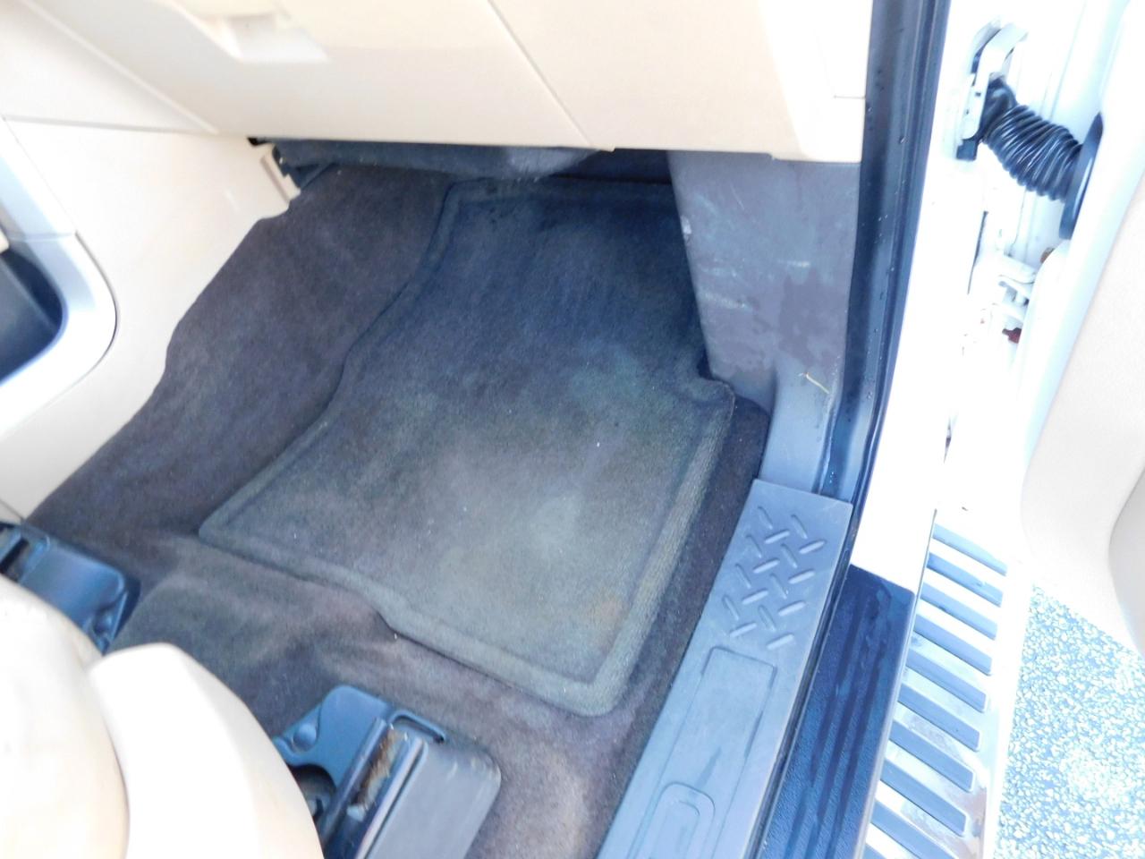 Ford F-150 2WD SuperCrew 145" Lariat 2011