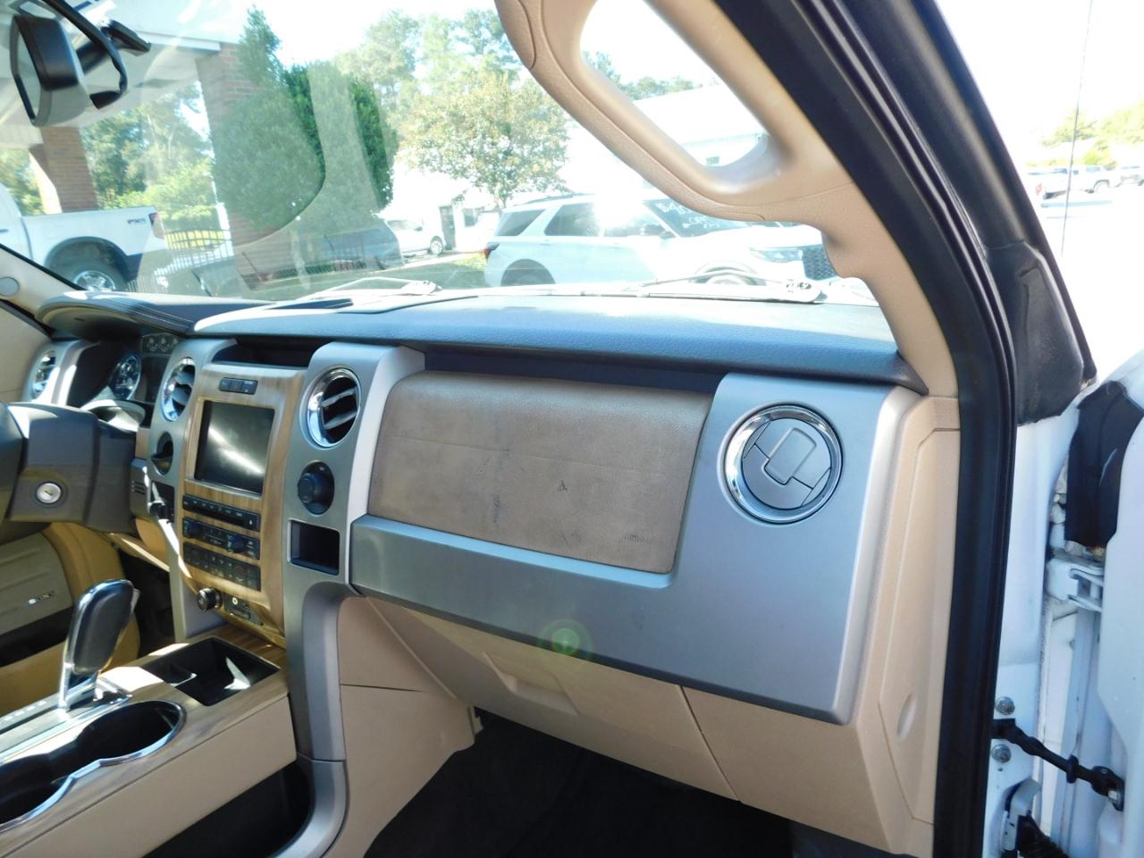 Ford F-150 2WD SuperCrew 145" Lariat 2011