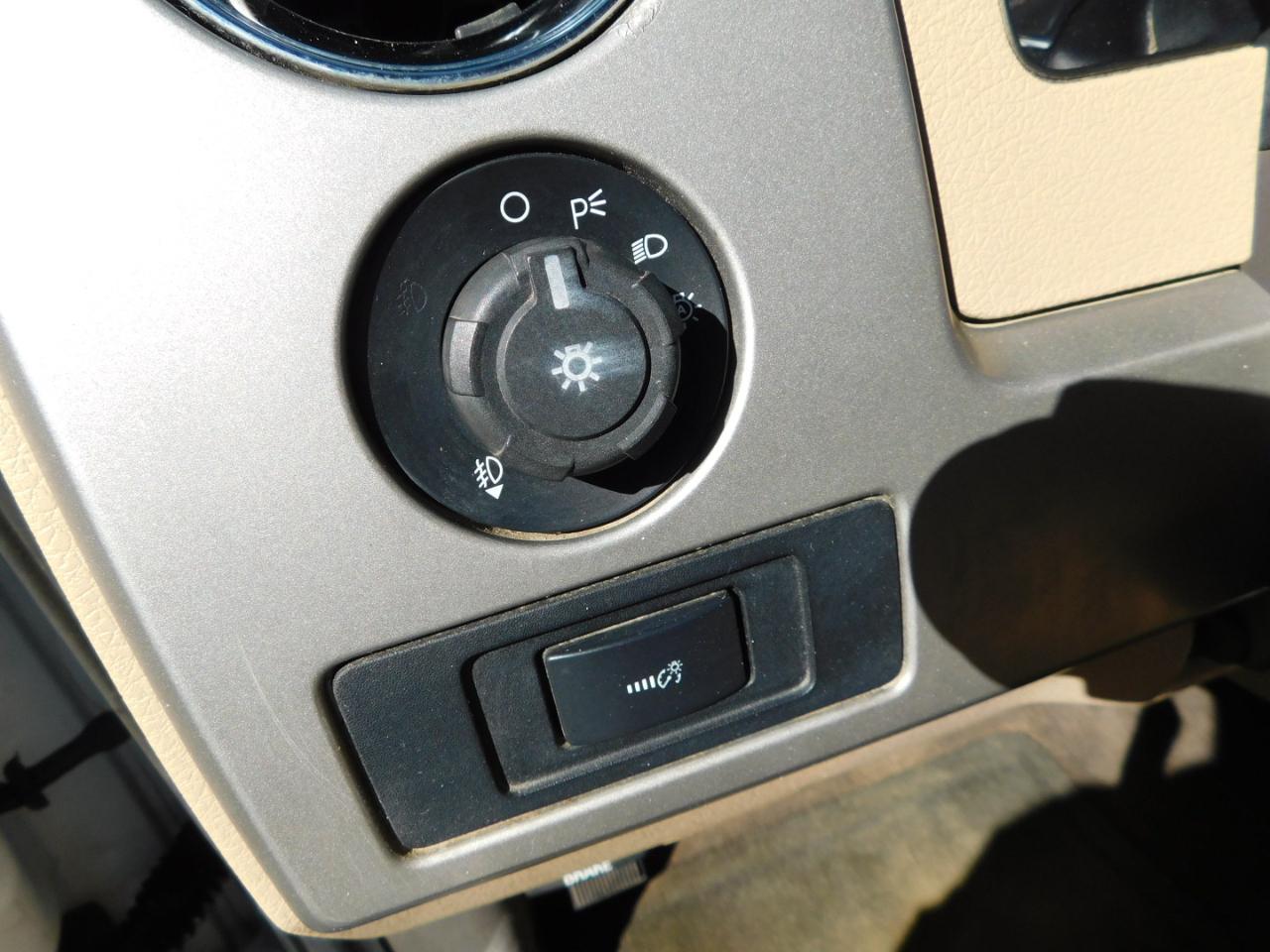 Ford F-150 2WD SuperCrew 145" Lariat 2011