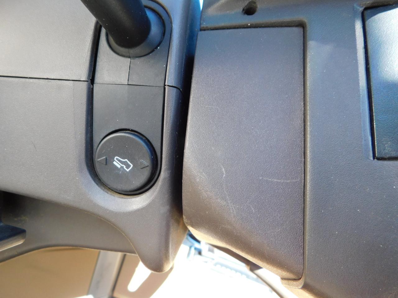 Ford F-150 2WD SuperCrew 145" Lariat 2011