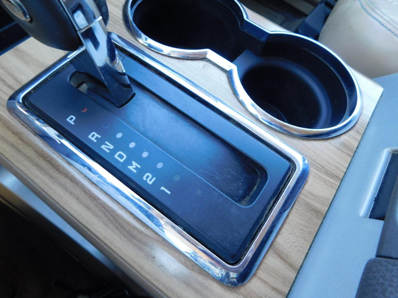 Ford F-150 2WD SuperCrew 145" Lariat 2011