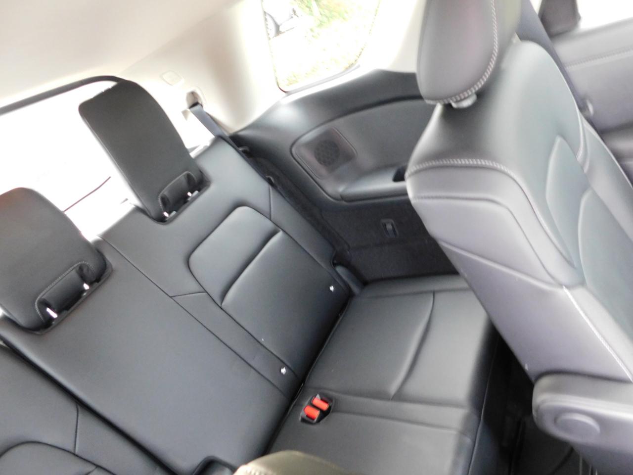 Nissan Pathfinder SL 2WD 2024