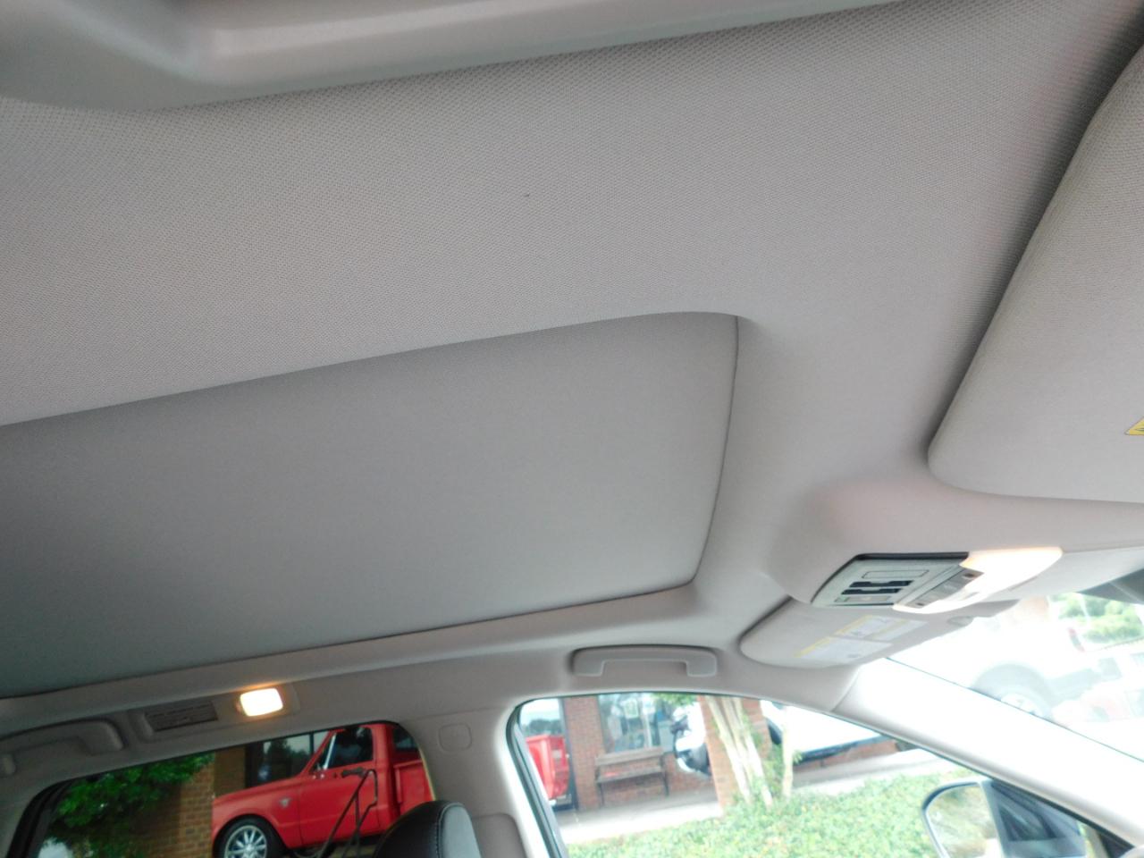 Nissan Pathfinder SL 2WD 2024