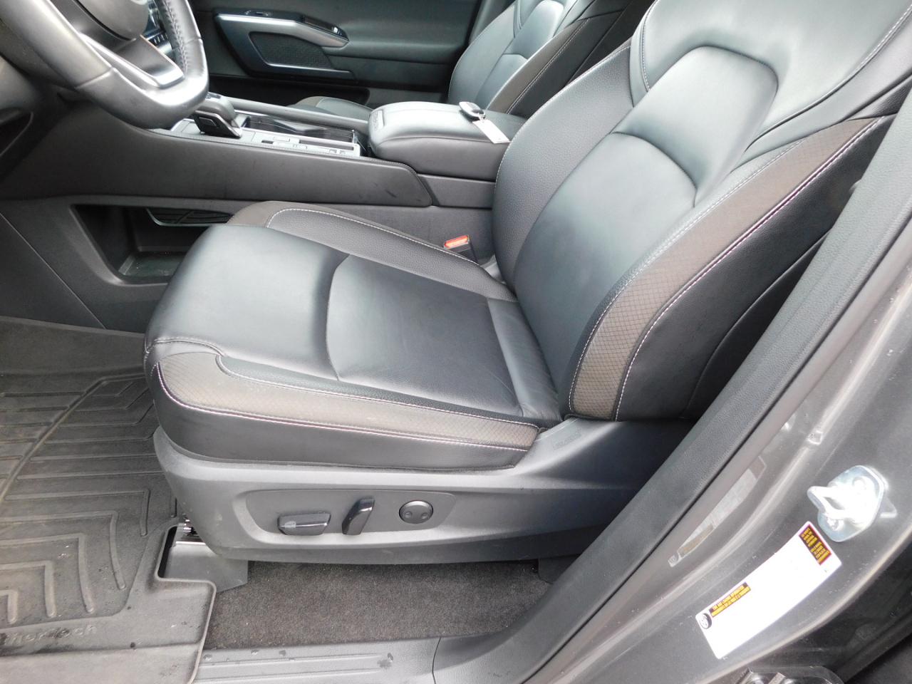 Nissan Pathfinder SL 2WD 2024