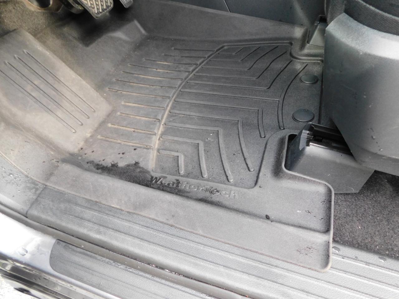 Nissan Pathfinder SL 2WD 2024