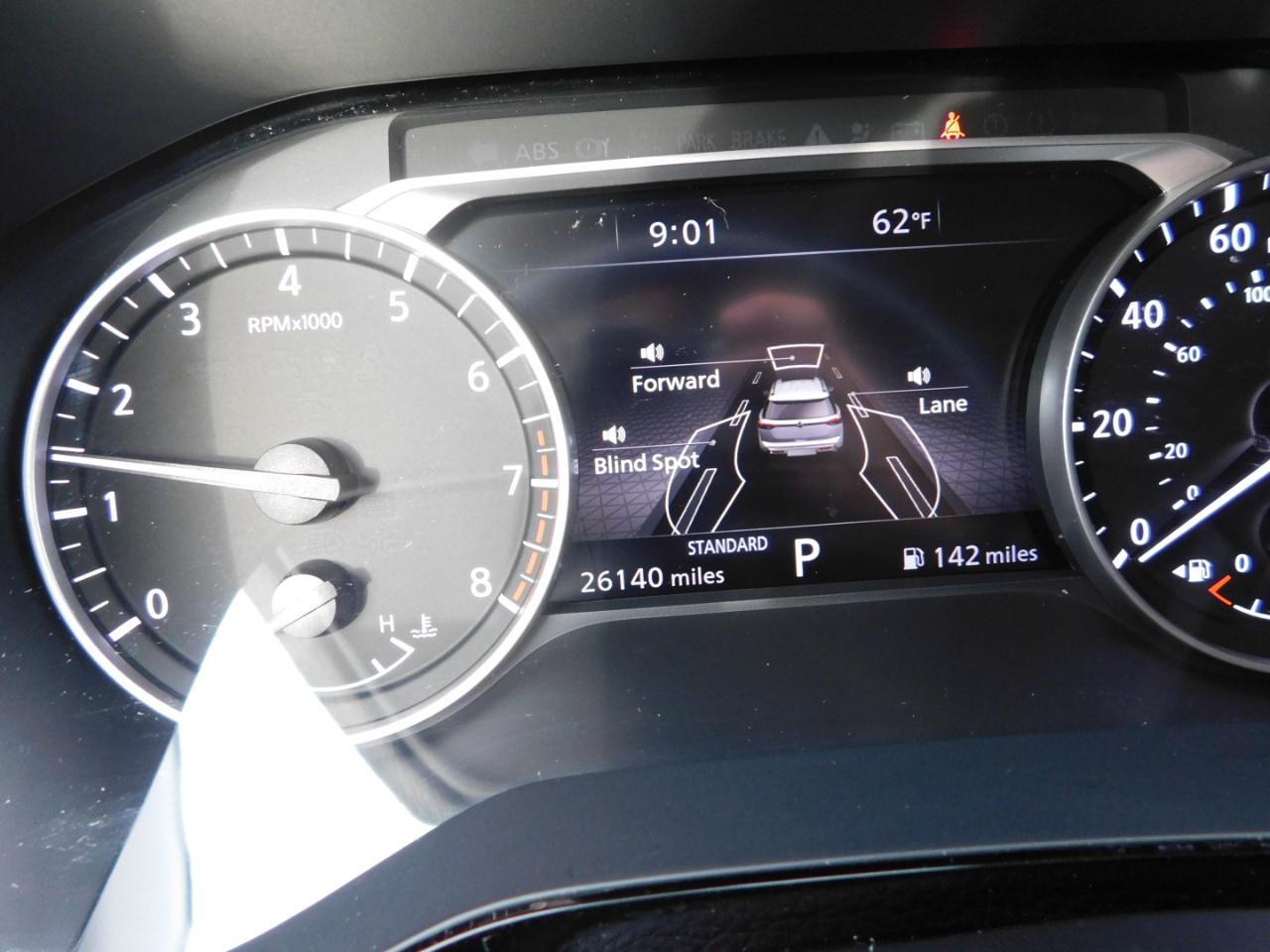 Nissan Pathfinder SL 2WD 2024