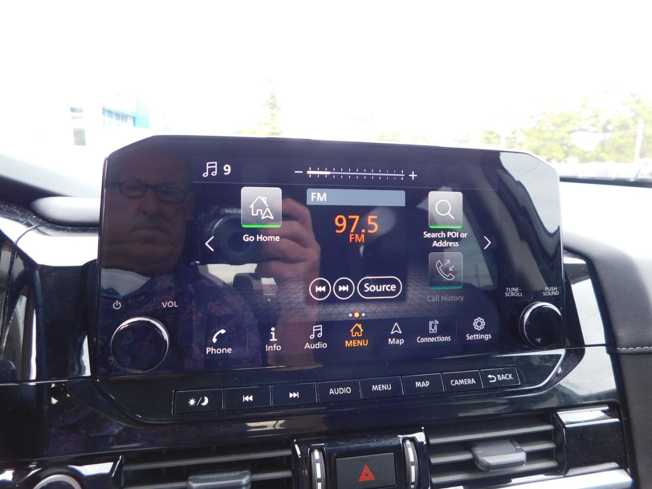 Nissan Pathfinder SL 2WD 2024