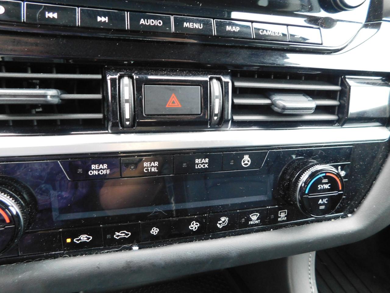 Nissan Pathfinder SL 2WD 2024