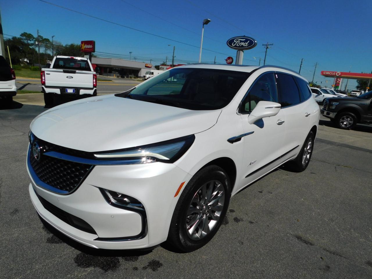 Buick Enclave FWD 4dr Avenir 2023