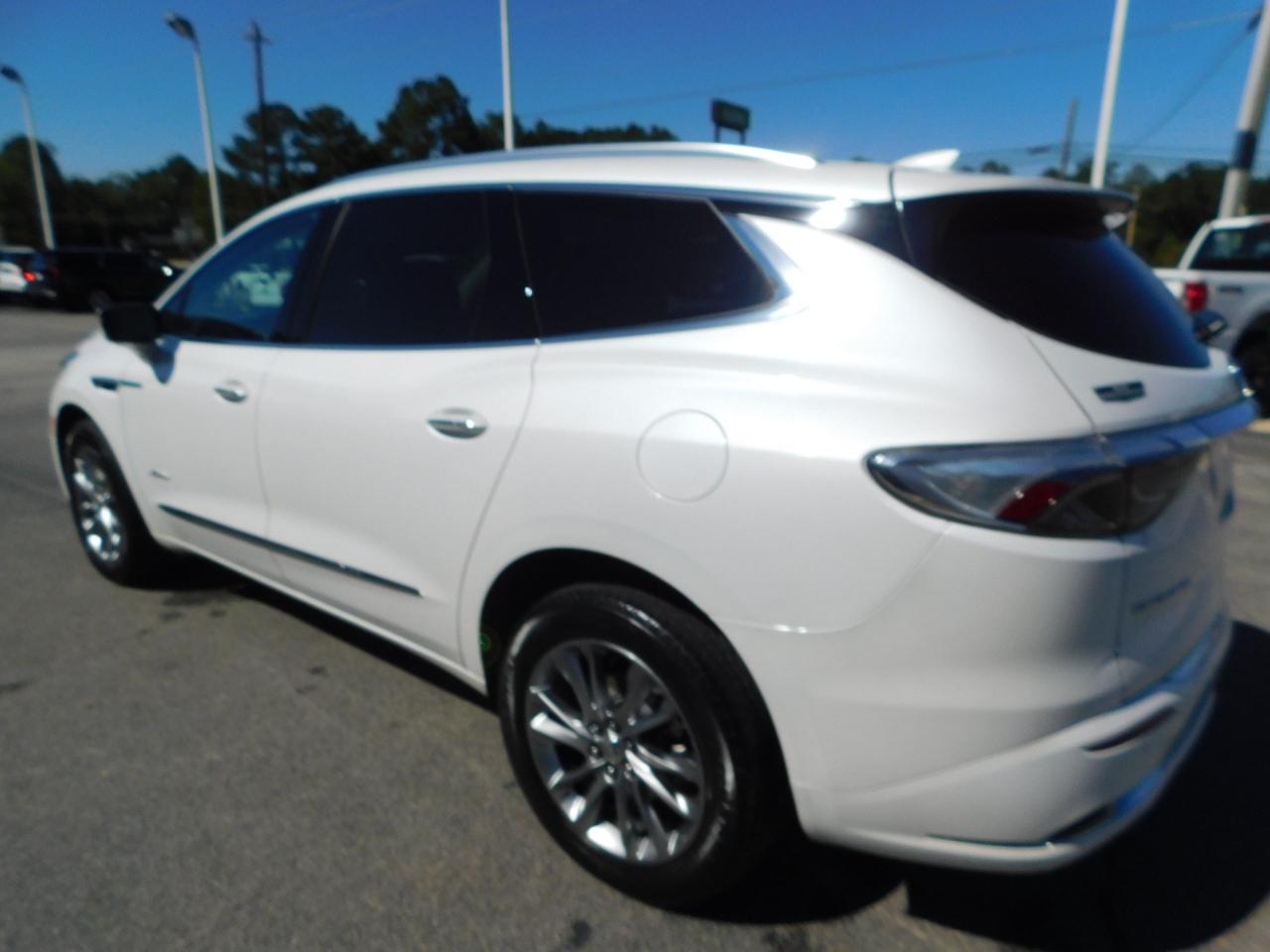 Buick Enclave FWD 4dr Avenir 2023