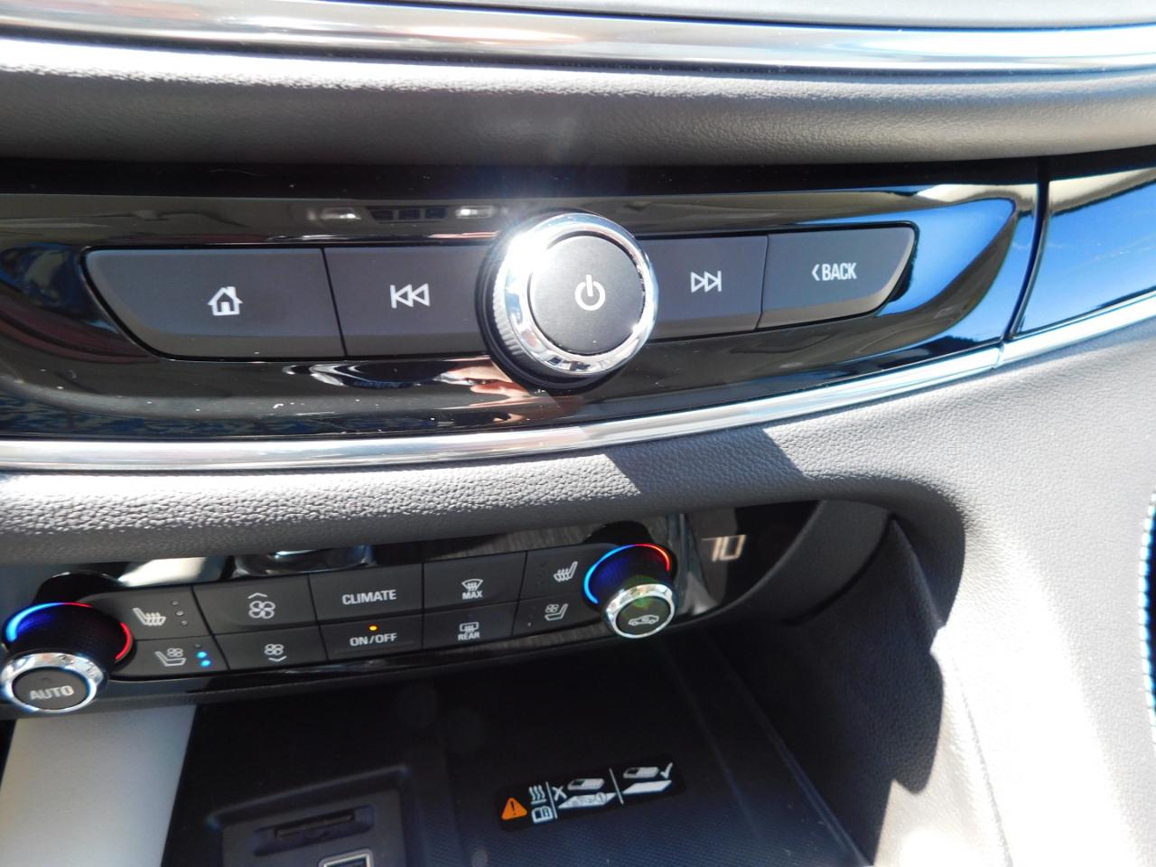 Buick Enclave FWD 4dr Avenir 2023