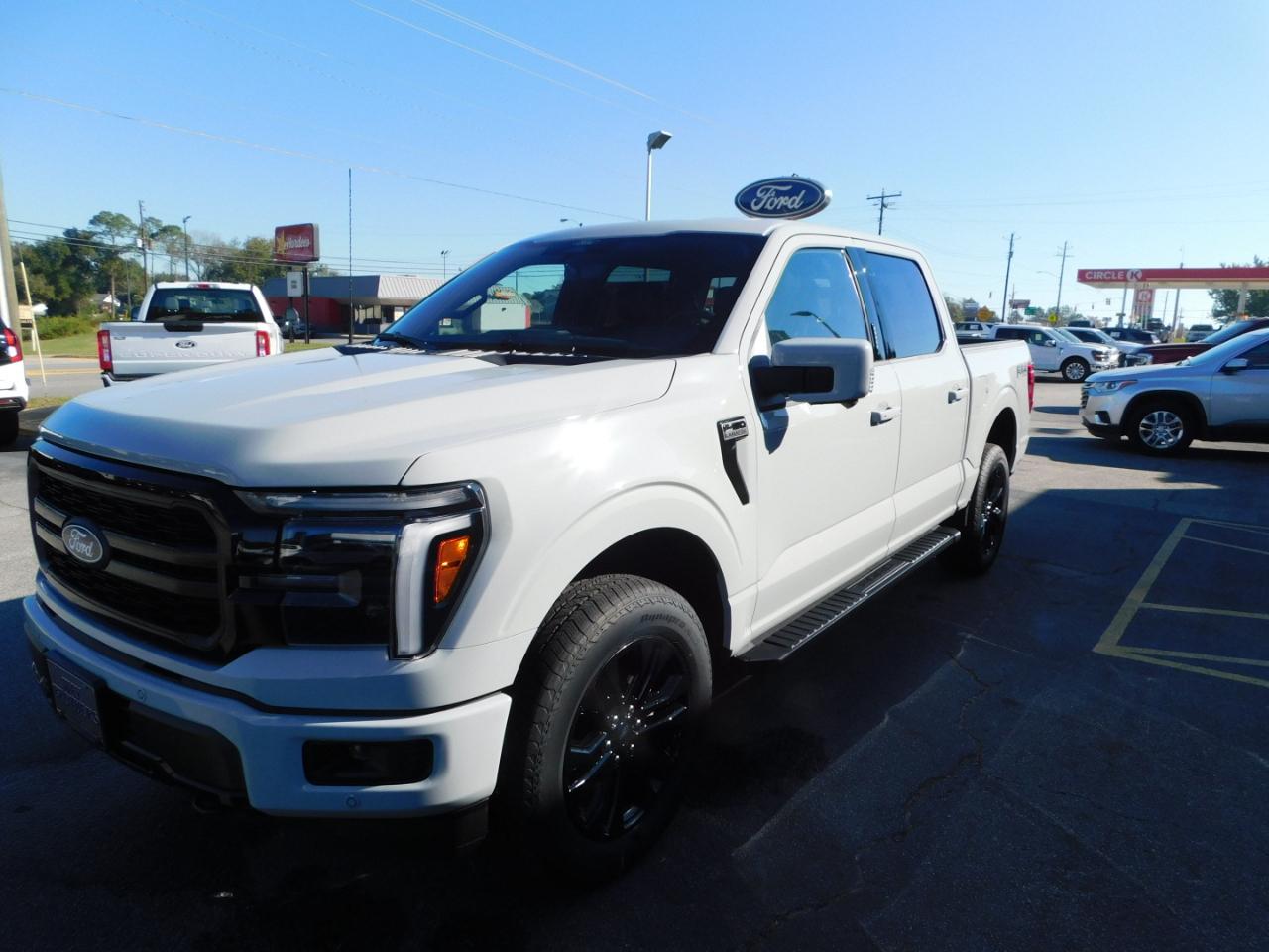 Ford F-150 Lariat 4WD SuperCrew 5.5' Box 2026