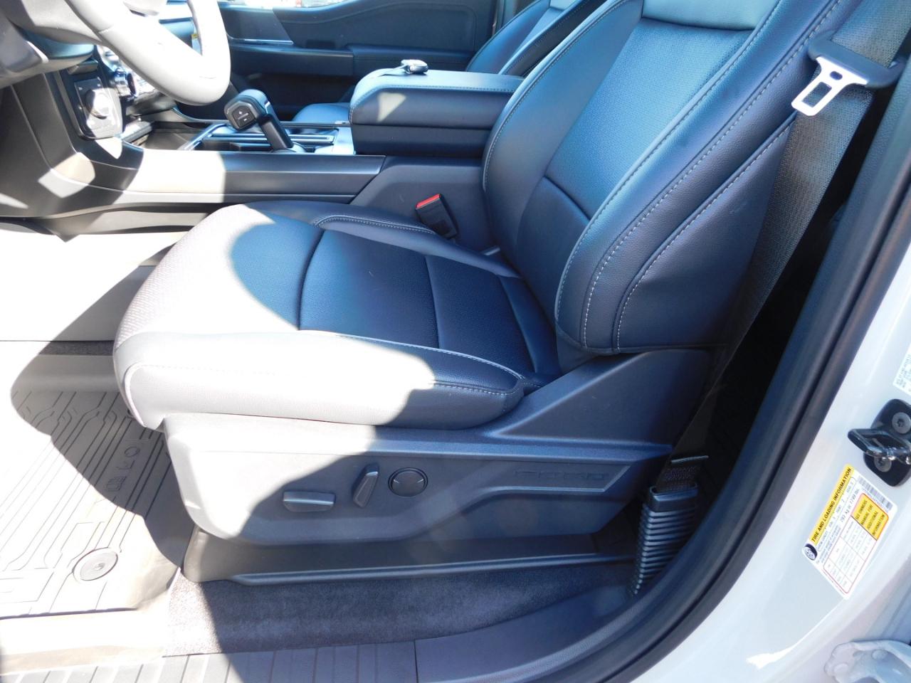 Ford F-150 Lariat 4WD SuperCrew 5.5' Box 2026
