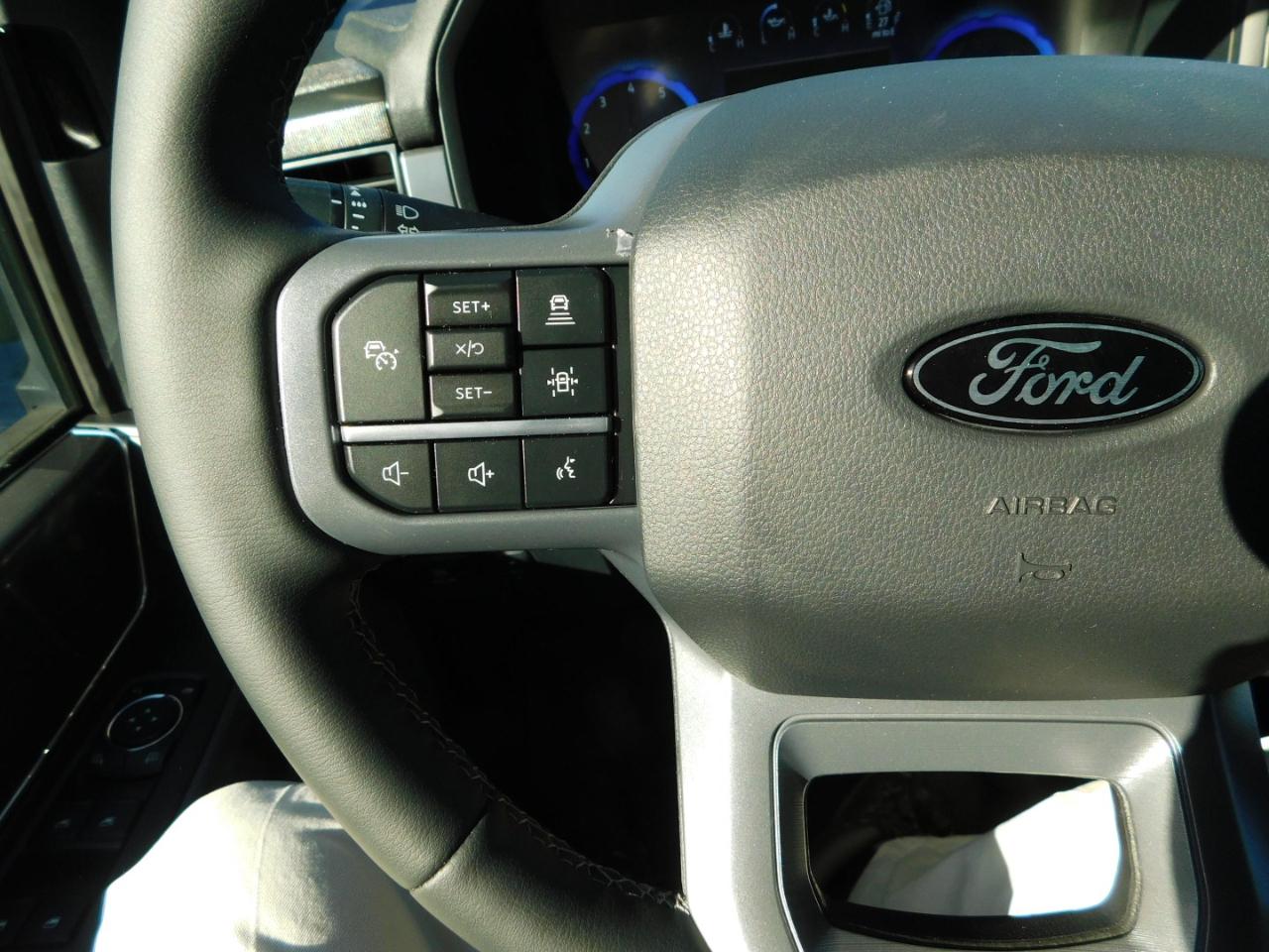 Ford F-150 Lariat 4WD SuperCrew 5.5' Box 2026
