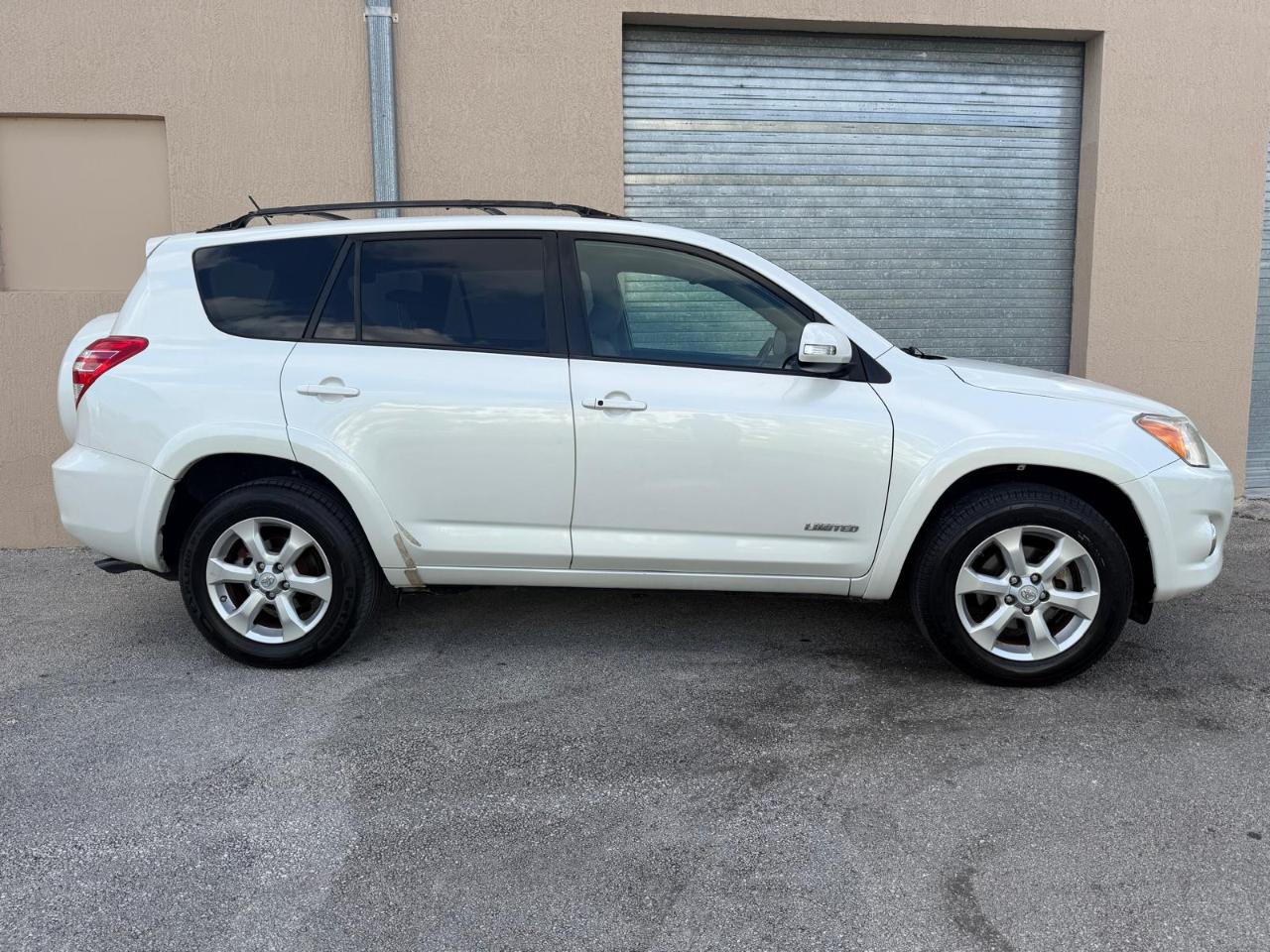 Toyota RAV4 4WD 4dr V6 Limited (Natl) 2009