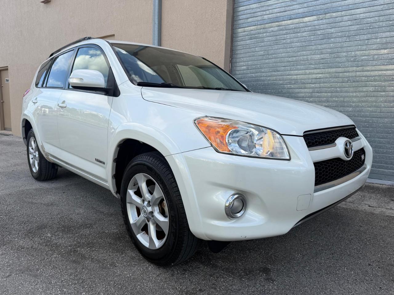 Toyota RAV4 4WD 4dr V6 Limited (Natl) 2009